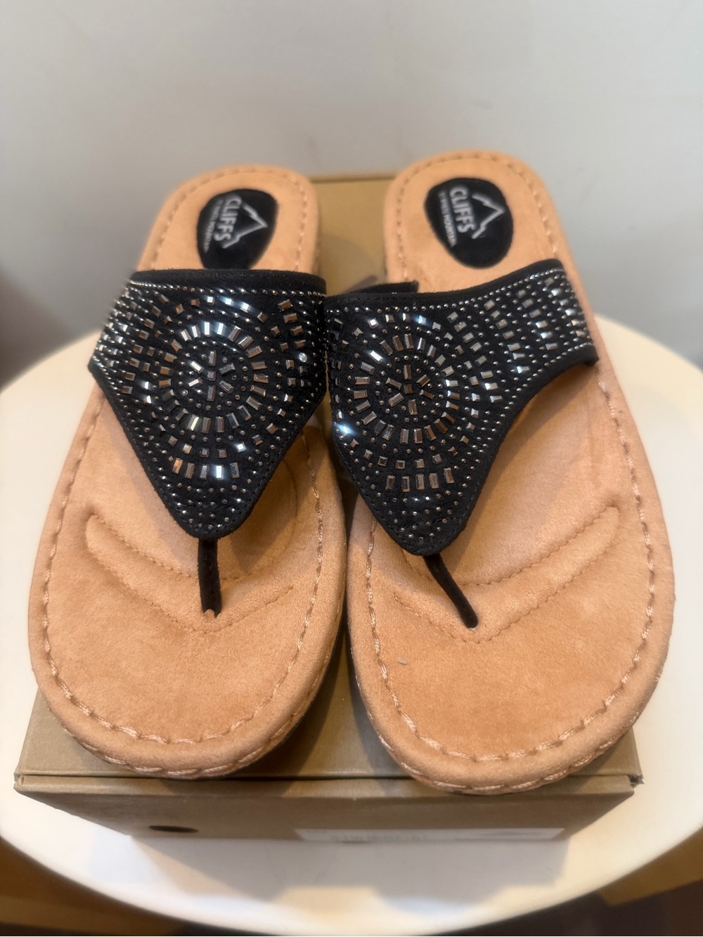 Cliffs by WHITE MOUNTAIN Black Beaded Thong Sandal